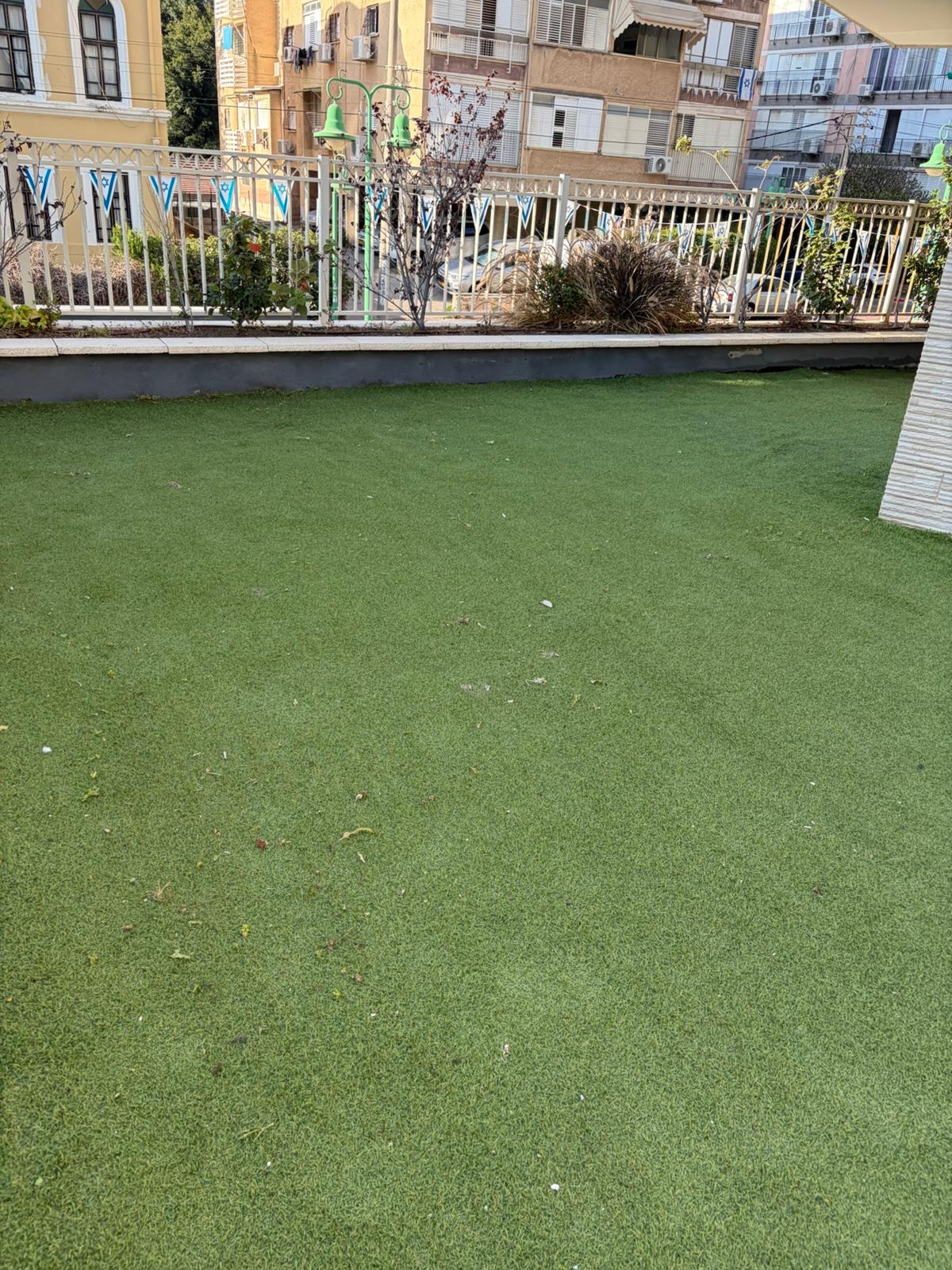 עבודת ניקיון ואחזקה